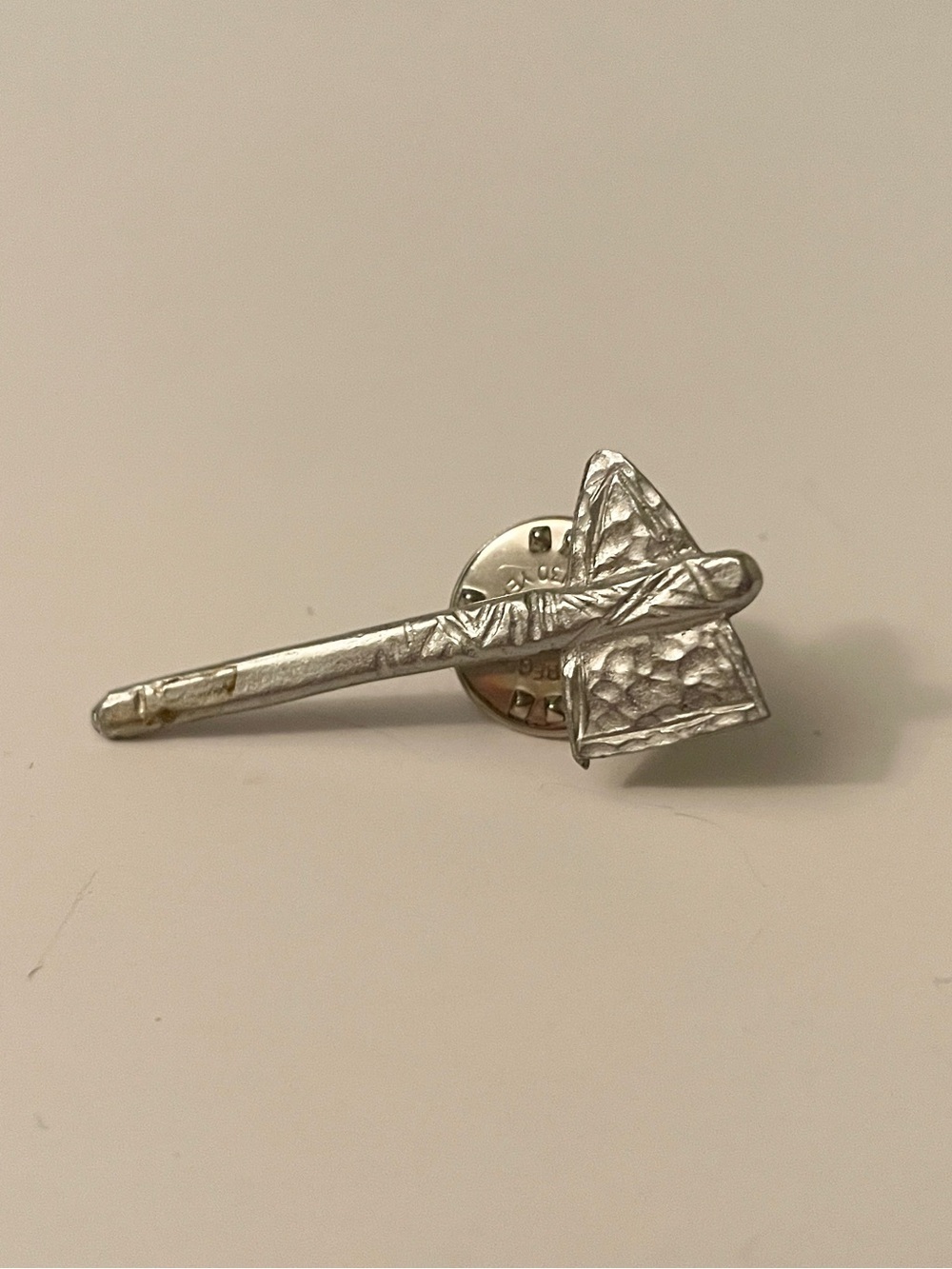Vintage Silver Tone Metal Tomahawk Hatchet Brooch Pin - Picture 13 of 13